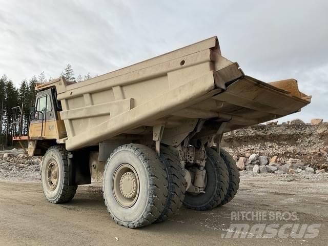 CAT 771D Karjeriniai savivarčiai