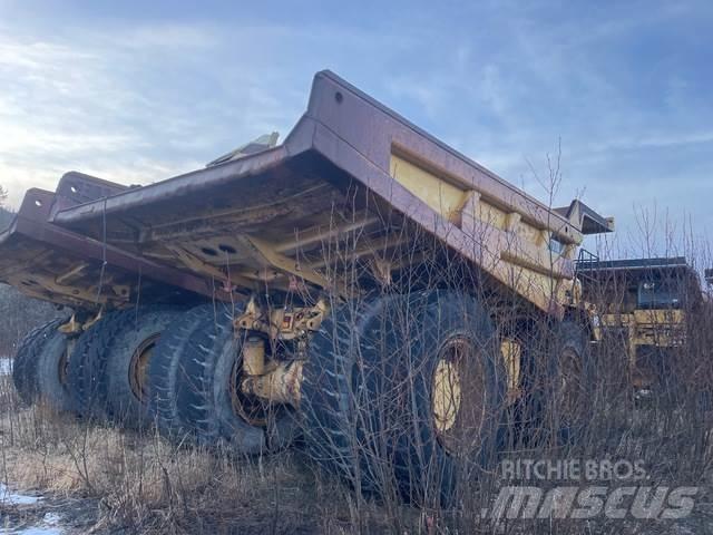 CAT 777D Karjeriniai savivarčiai