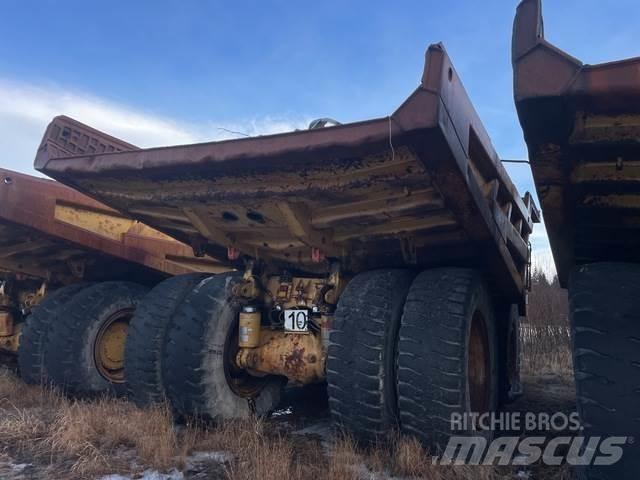 CAT 777D Karjeriniai savivarčiai