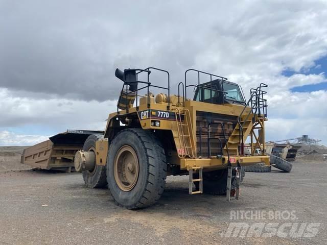 CAT 777D Karjeriniai savivarčiai