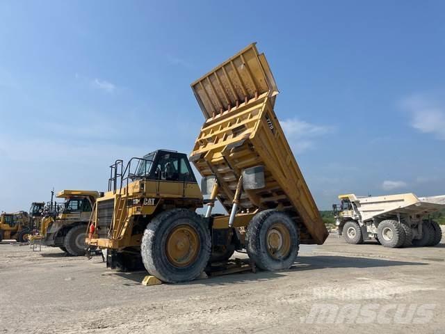 CAT 777D Karjeriniai savivarčiai