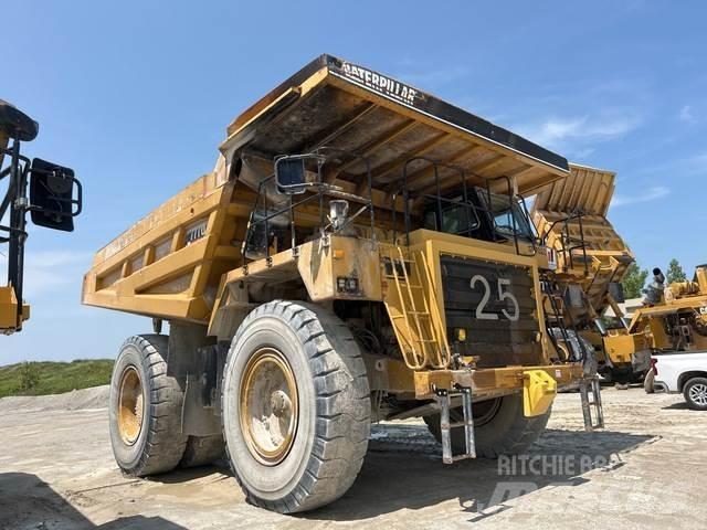 CAT 777D Karjeriniai savivarčiai