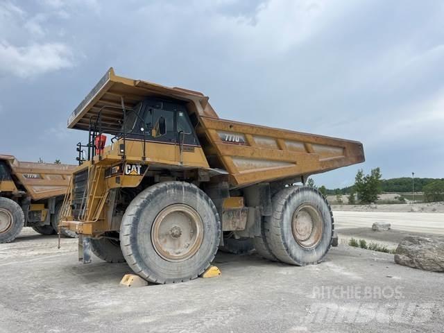CAT 777D Karjeriniai savivarčiai