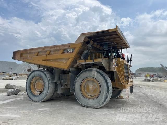 CAT 777D Karjeriniai savivarčiai