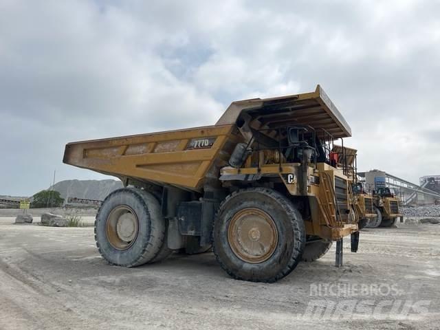 CAT 777D Karjeriniai savivarčiai