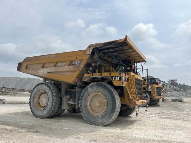 CAT 777D Karjeriniai savivarčiai