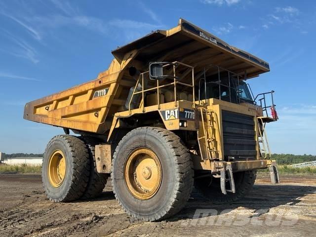CAT 777D Karjeriniai savivarčiai