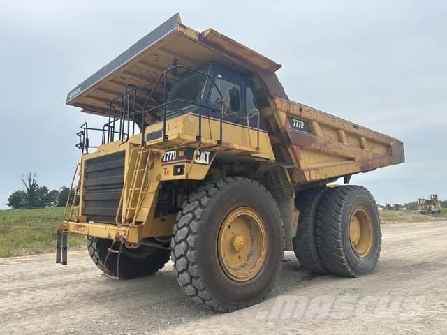CAT 777D Karjeriniai savivarčiai