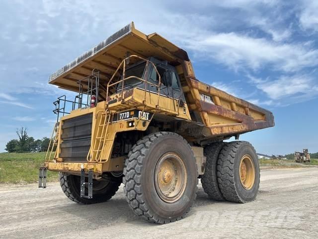 CAT 777D Karjeriniai savivarčiai