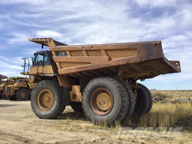 CAT 777D Karjeriniai savivarčiai
