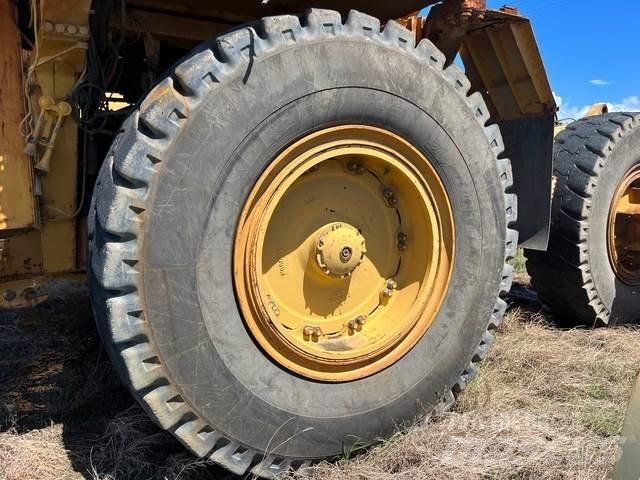 CAT 777D Statyba - Kita