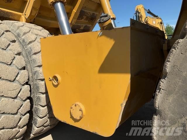 CAT 777F Karjeriniai savivarčiai