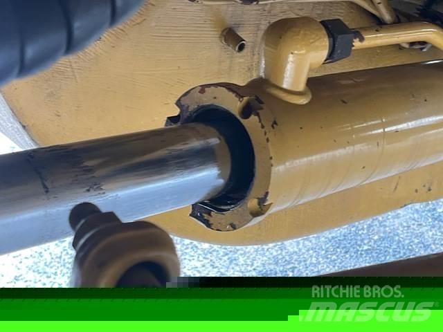 CAT 777G Karjeriniai savivarčiai
