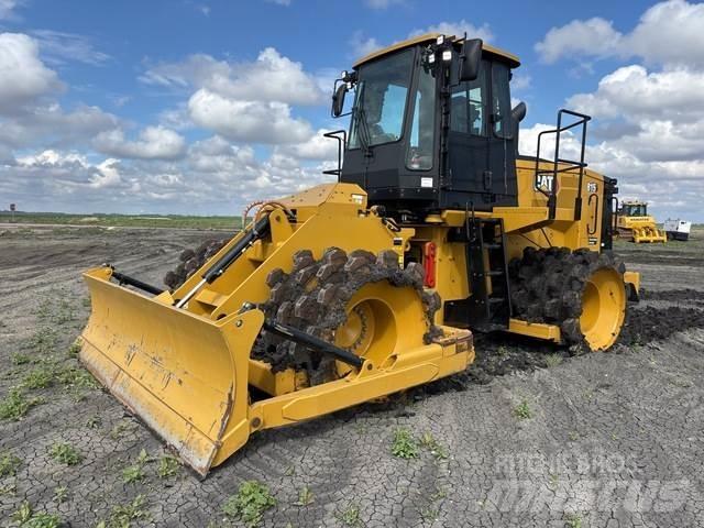 CAT 815 Gruntiniai volai