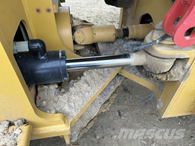 CAT 815 Gruntiniai volai
