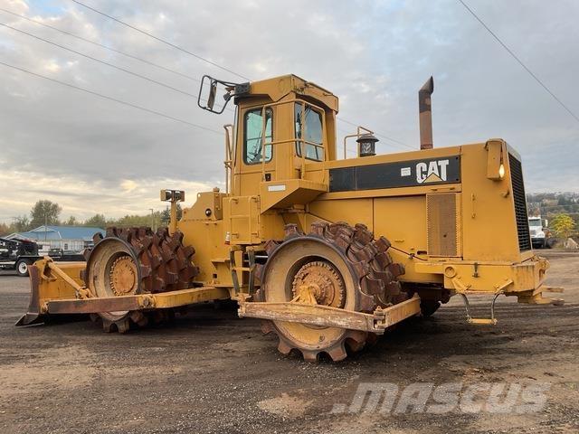 CAT 825C Gruntiniai volai