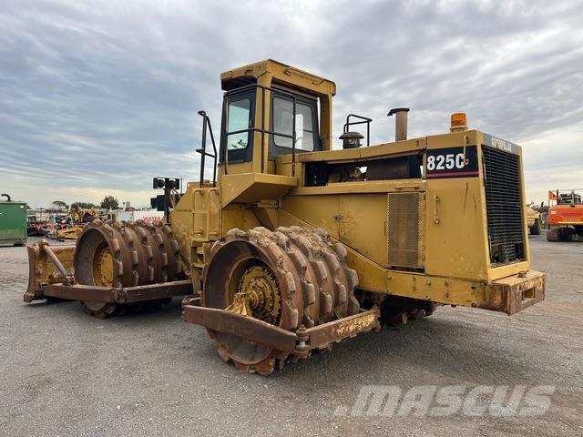 CAT 825C Gruntiniai volai