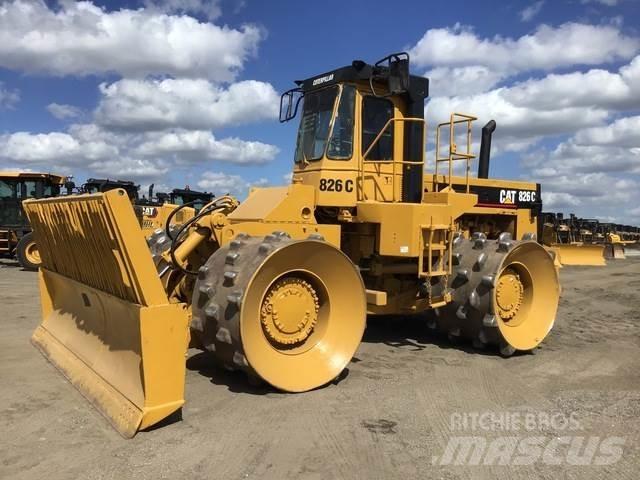 CAT 826C Gruntiniai volai