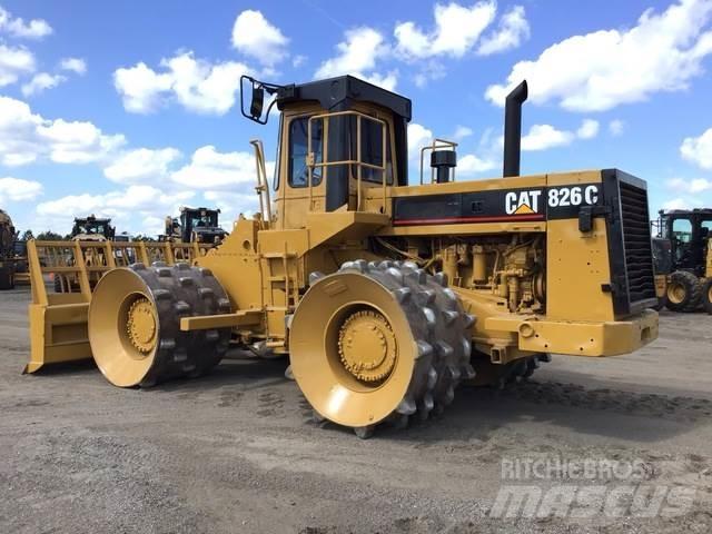CAT 826C Gruntiniai volai