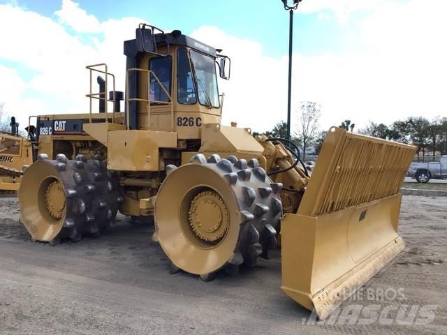 CAT 826C Gruntiniai volai