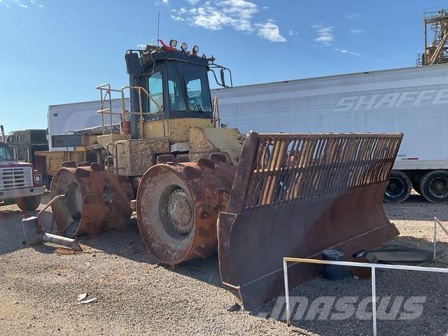 CAT 826C Gruntiniai volai