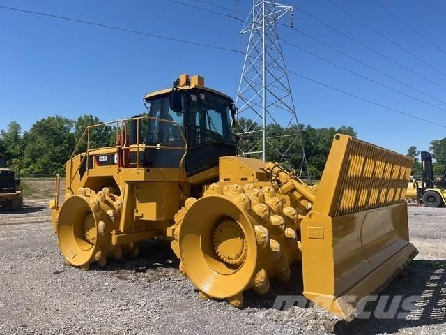 CAT 826H Gruntiniai volai