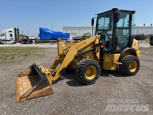 CAT 903D Naudoti ratiniai krautuvai