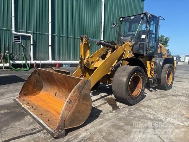 CAT 910K Naudoti ratiniai krautuvai