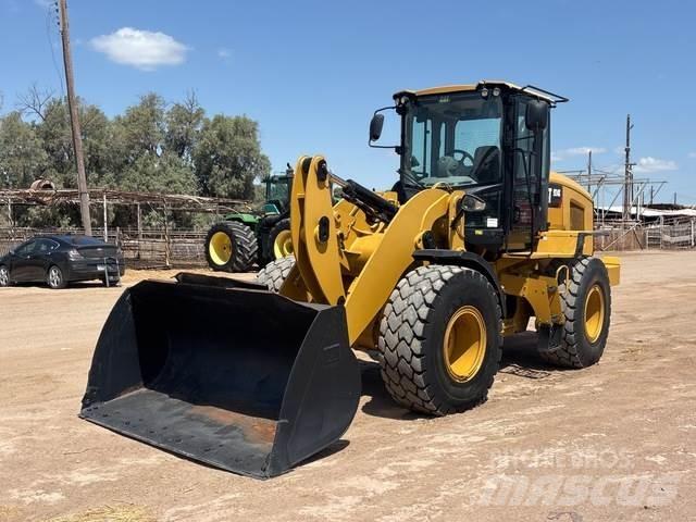 CAT 924K Naudoti ratiniai krautuvai