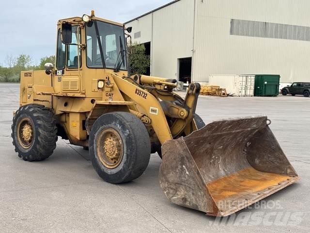 CAT 926 Naudoti ratiniai krautuvai