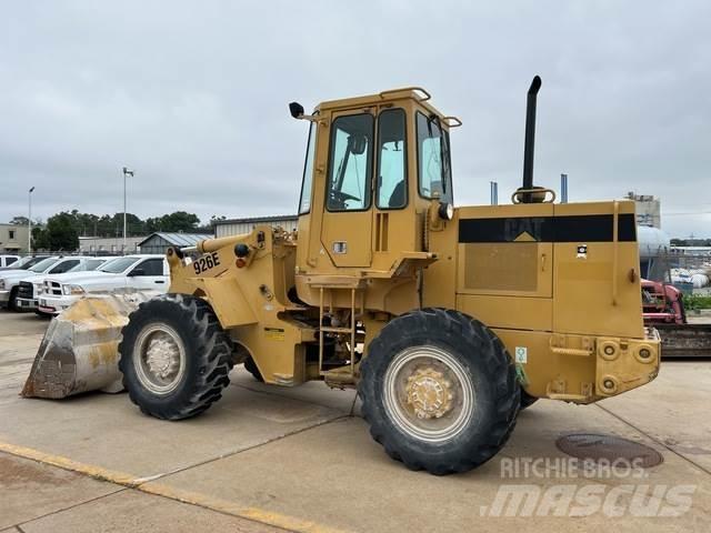 CAT 926E Naudoti ratiniai krautuvai