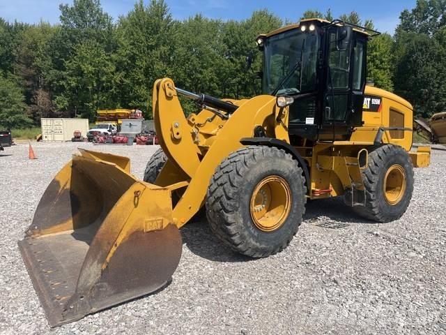 CAT 926M Naudoti ratiniai krautuvai