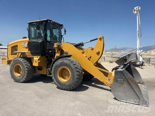 CAT 926M Naudoti ratiniai krautuvai