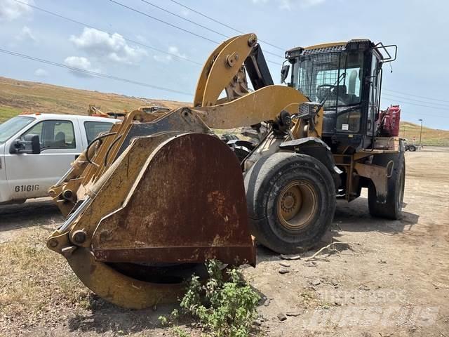 CAT 930M Naudoti ratiniai krautuvai