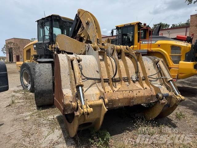 CAT 930M Naudoti ratiniai krautuvai