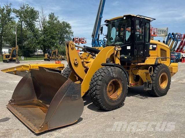 CAT 930M Naudoti ratiniai krautuvai