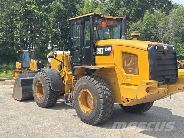 CAT 930M Naudoti ratiniai krautuvai