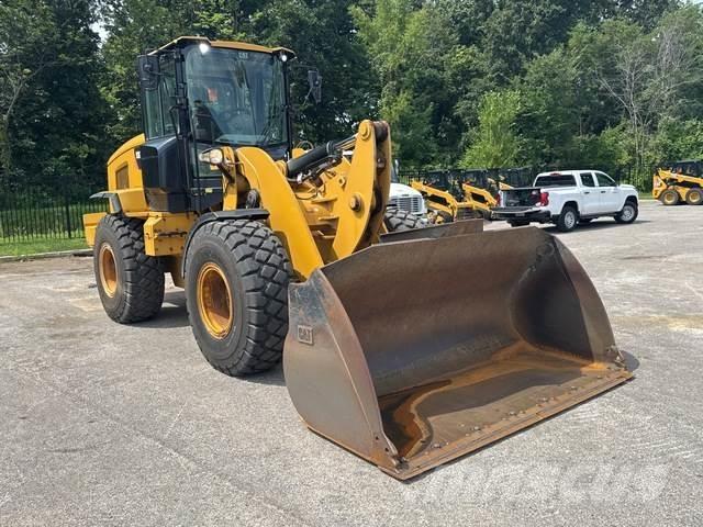 CAT 930M Naudoti ratiniai krautuvai