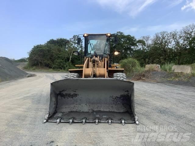 CAT 938H Naudoti ratiniai krautuvai