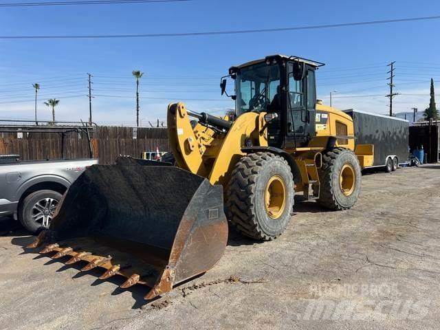 CAT 938M Naudoti ratiniai krautuvai