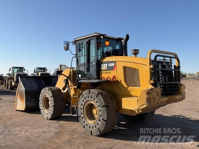 CAT 938M Naudoti ratiniai krautuvai