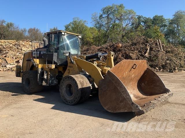 CAT 972M Naudoti ratiniai krautuvai