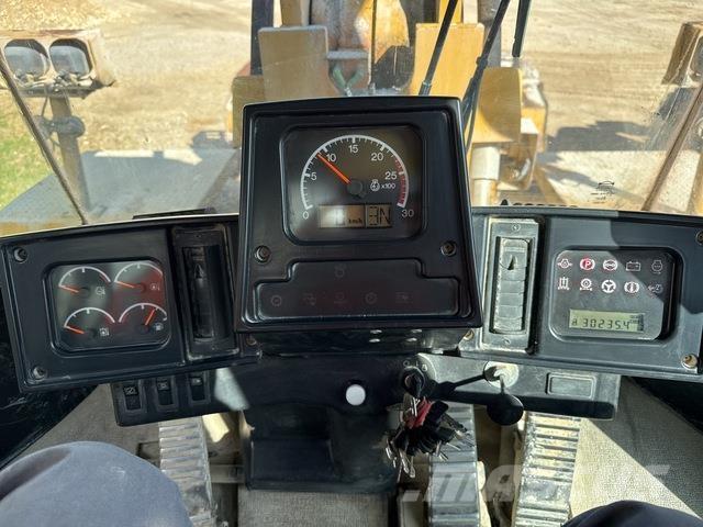 CAT 988G Naudoti ratiniai krautuvai