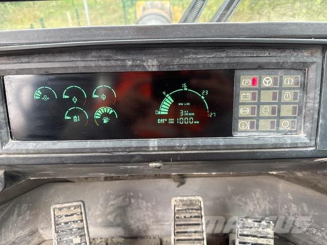 CAT 990 Naudoti ratiniai krautuvai
