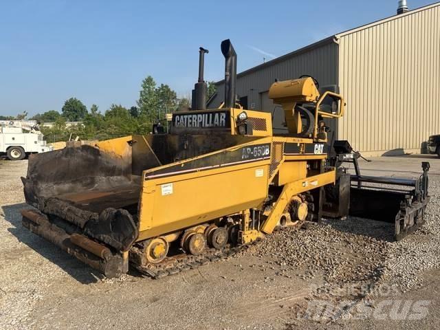 CAT AP-650B Asfalto klotuvai