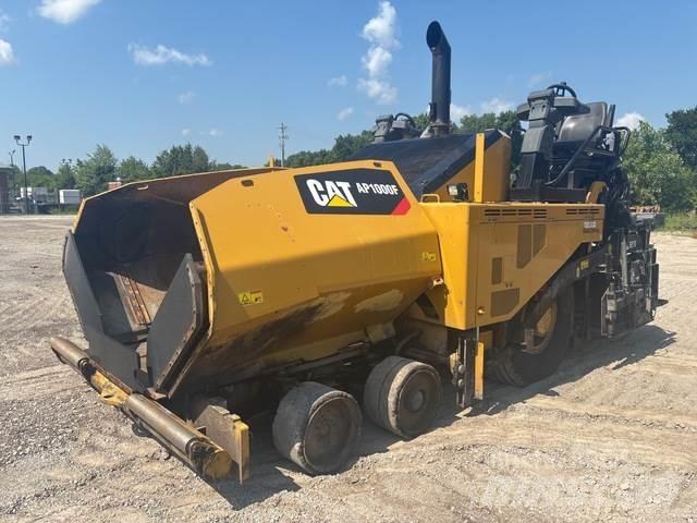 CAT AP1000F Asfalto klotuvai