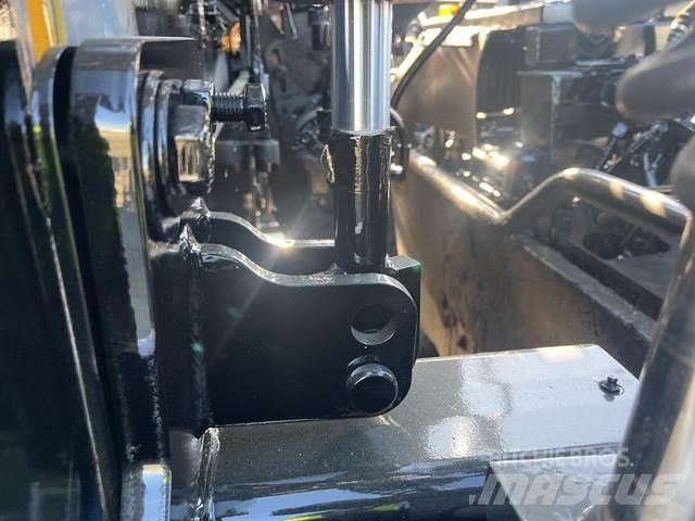 CAT AP1055F Asfalto klotuvai