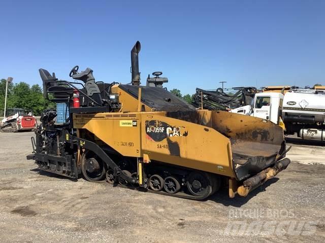 CAT AP1055F Asfalto klotuvai
