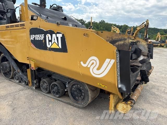 CAT AP1055F Asfalto klotuvai