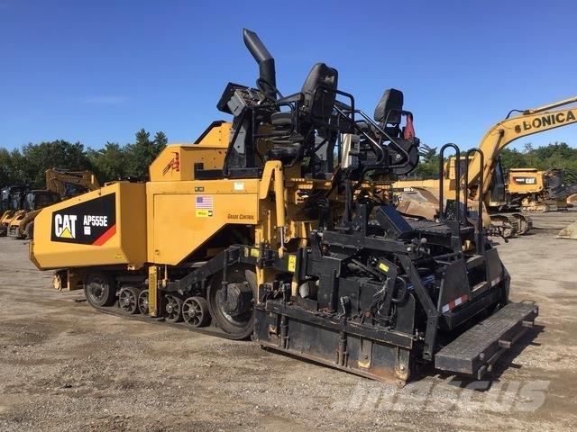 CAT AP555E Asfalto klotuvai